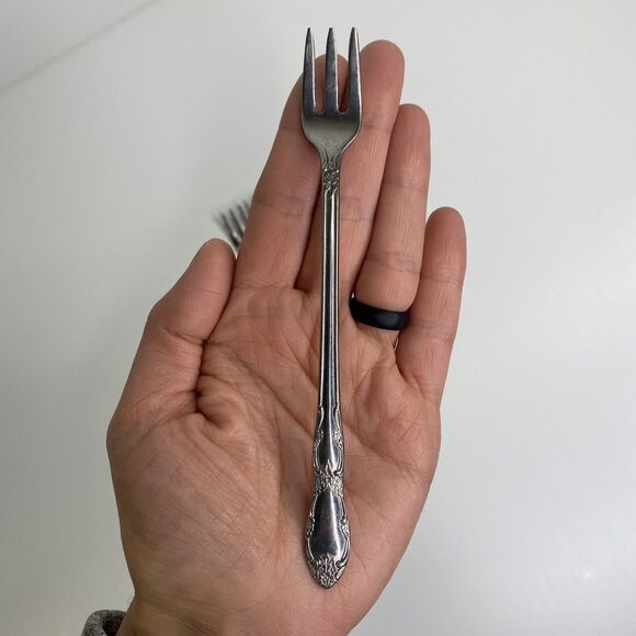 3 Vintage WM A Rogers Oneida Ltd Stainless Steel Cocktail Forks Fenway - Picture 8 of 8